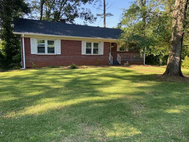 Well-maintained Clemson rental home exterior